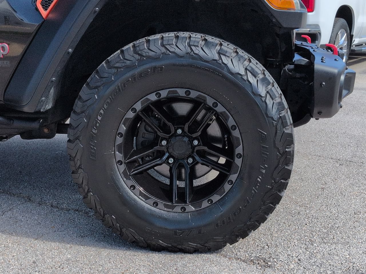 Used 2019 Jeep Wrangler Unlimited Rubicon w/ Uconnect 4C Nav & Sound Group AWD/4WD image 10
