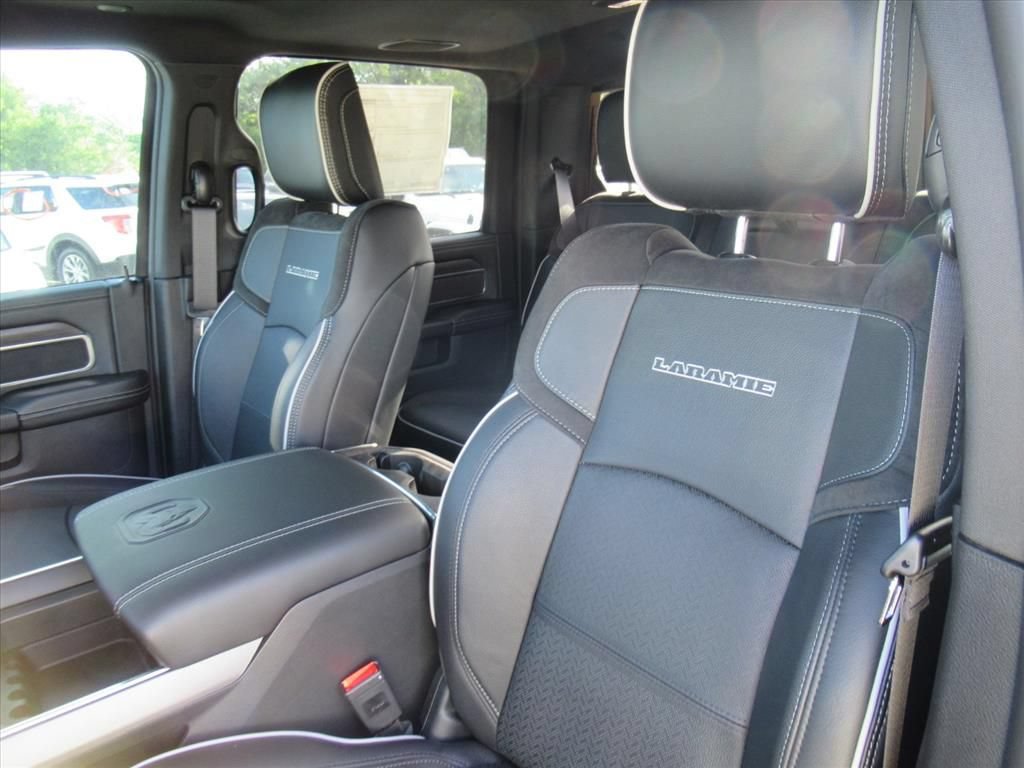 New 2026 RAM 2500 Laramie AWD/4WD image 19