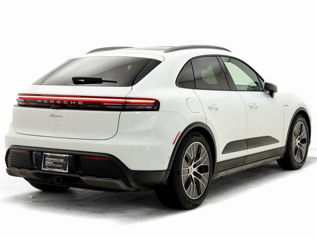 Certified 2025 Porsche Macan Electric image 32