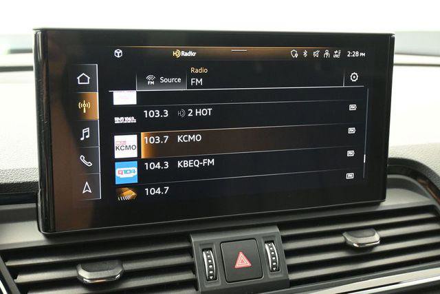 Used 2022 Audi Q5 2.0T Premium w/ Convenience Package AWD/4WD image 21