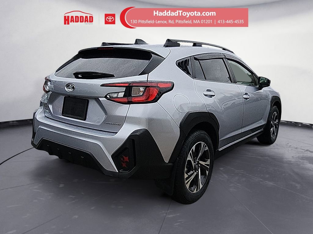 Used 2024 Subaru Crosstrek 2.0i Premium image 5
