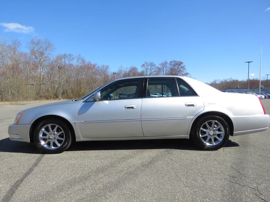Used 2010 Cadillac DTS Luxury FWD image 8