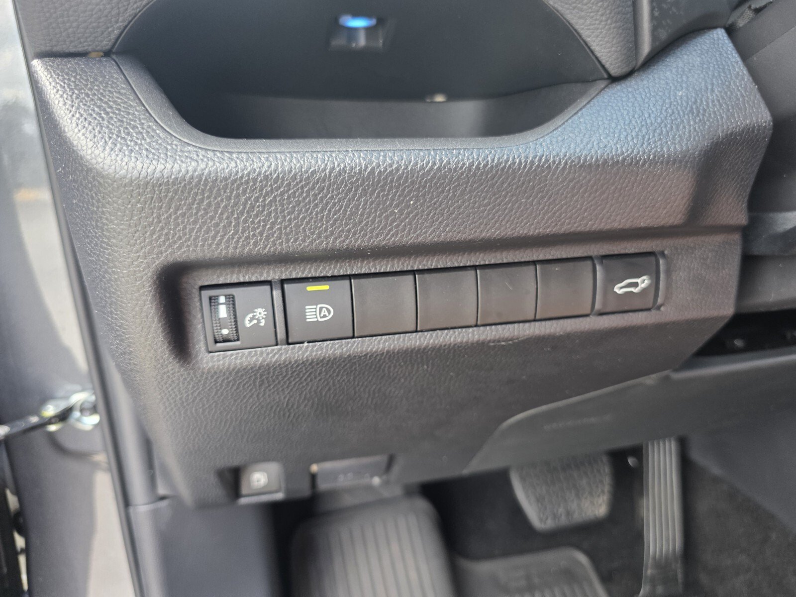 Certified 2024 Toyota RAV4 XSE AWD/4WD image 28