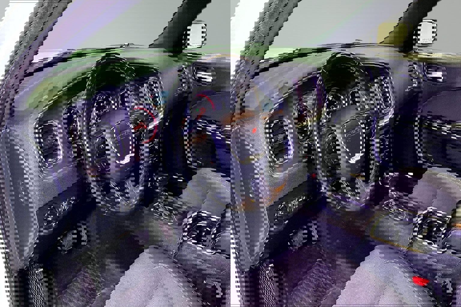 Used 2018 Dodge Charger SXT RWD image 16