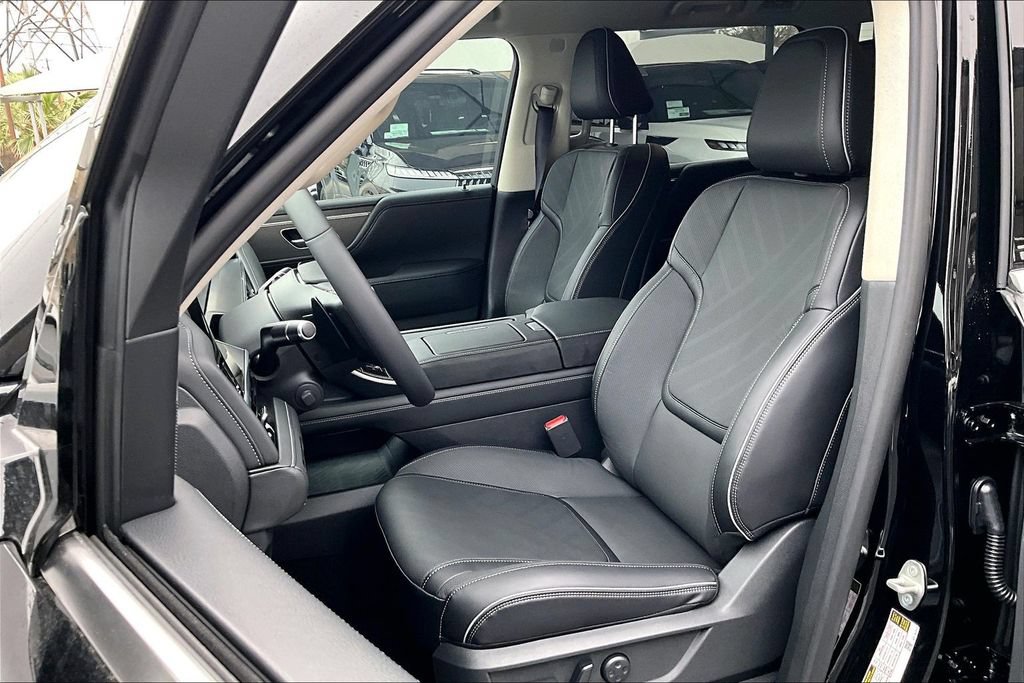 New 2026 INFINITI QX80 Luxe w/ Cargo Package AWD/4WD image 13