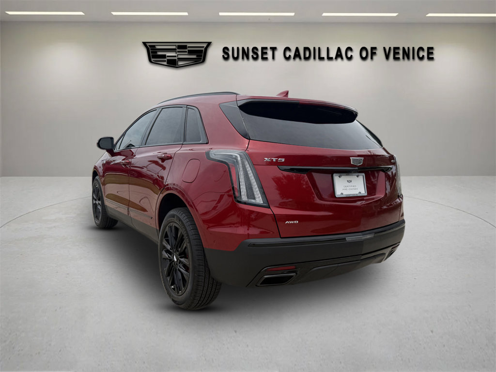 Certified 2022 Cadillac XT5 Sportv w/ LPO, ONYX Package AWD/4WD image 5