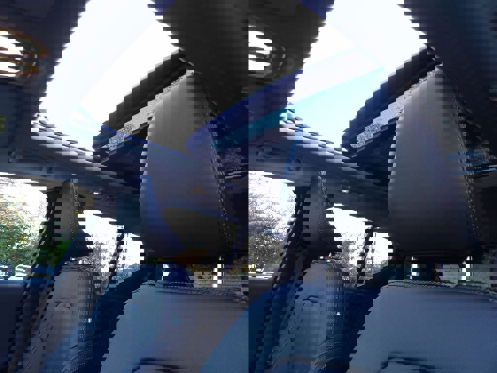 Certified 2024 Volvo XC40 B5 Plus w/ Protection Package Premier image 17