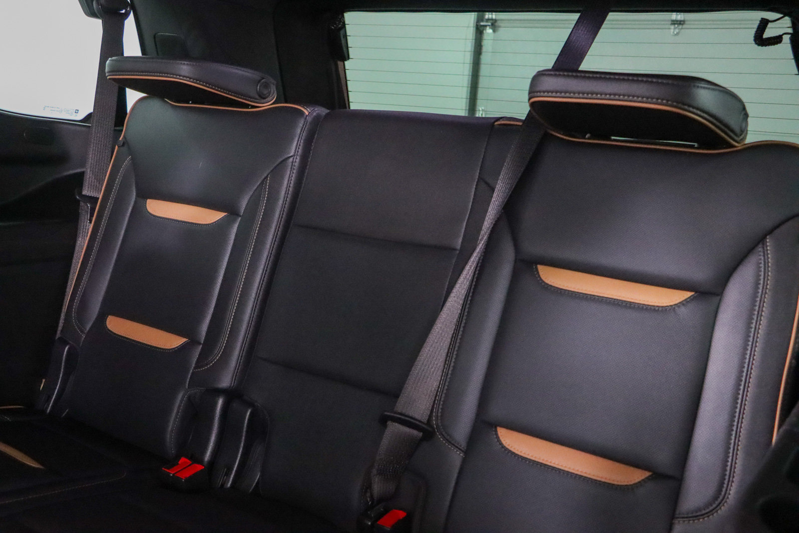 Used 2022 GMC Yukon AT4 AWD/4WD image 29