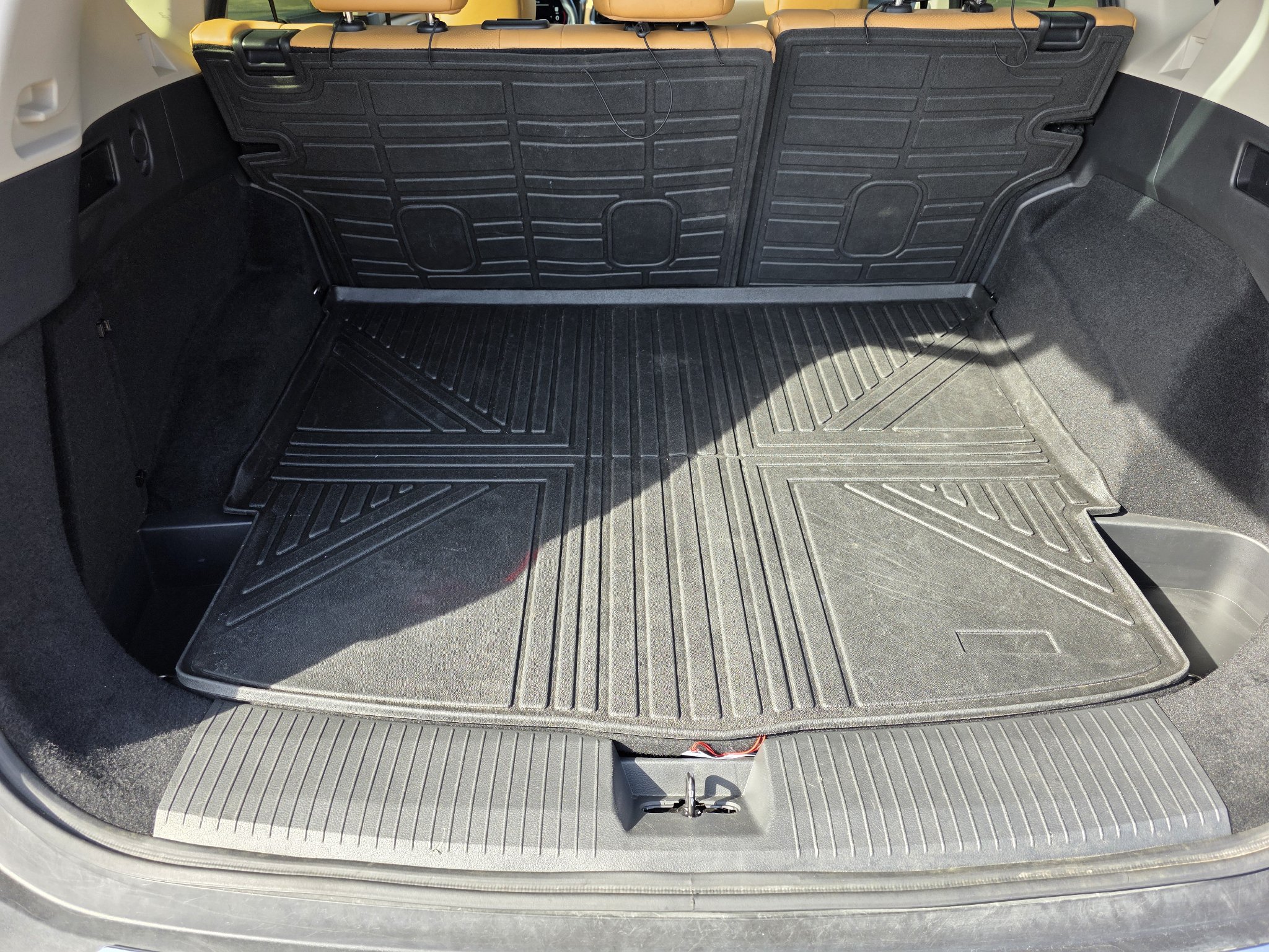 Used 2023 Nissan Rogue Platinum FWD image 12