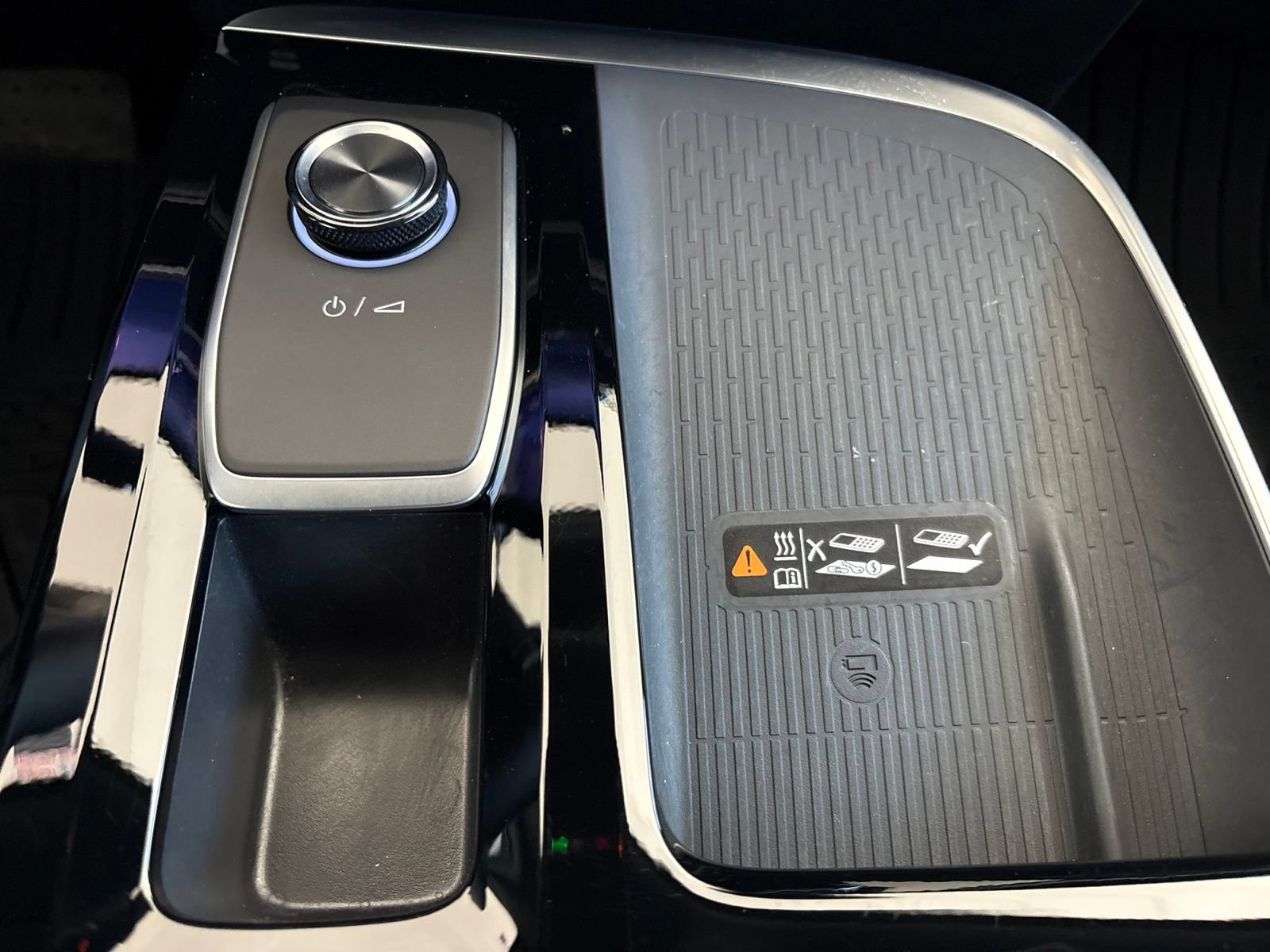 Used 2025 Buick Enclave Sport Touring FWD image 28
