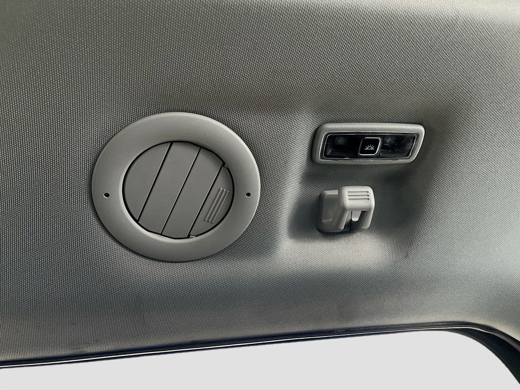 Used 2022 Ford Explorer XLT w/ Equipment Group 202A image 28