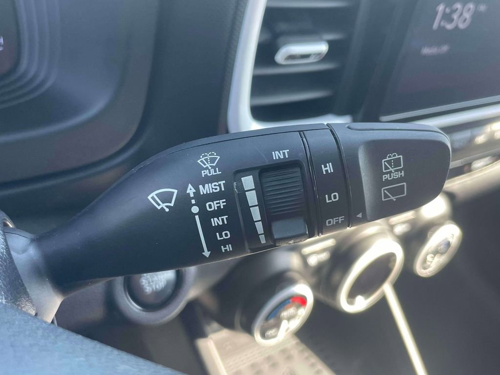 Certified 2023 Hyundai Venue Limited image 23