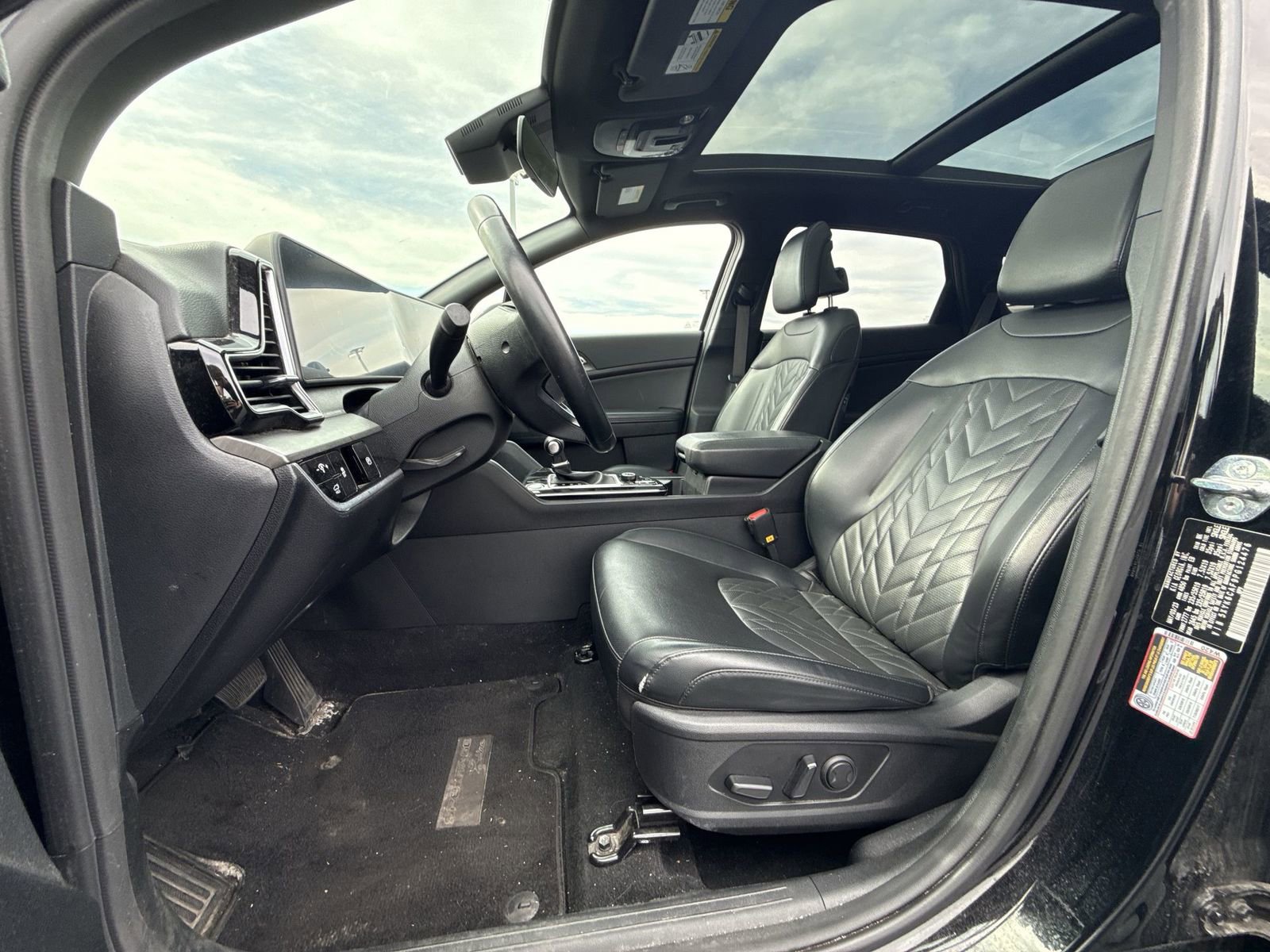 Used 2023 Kia Sportage X-Line w/ X-Line Premium Package AWD/4WD image 12