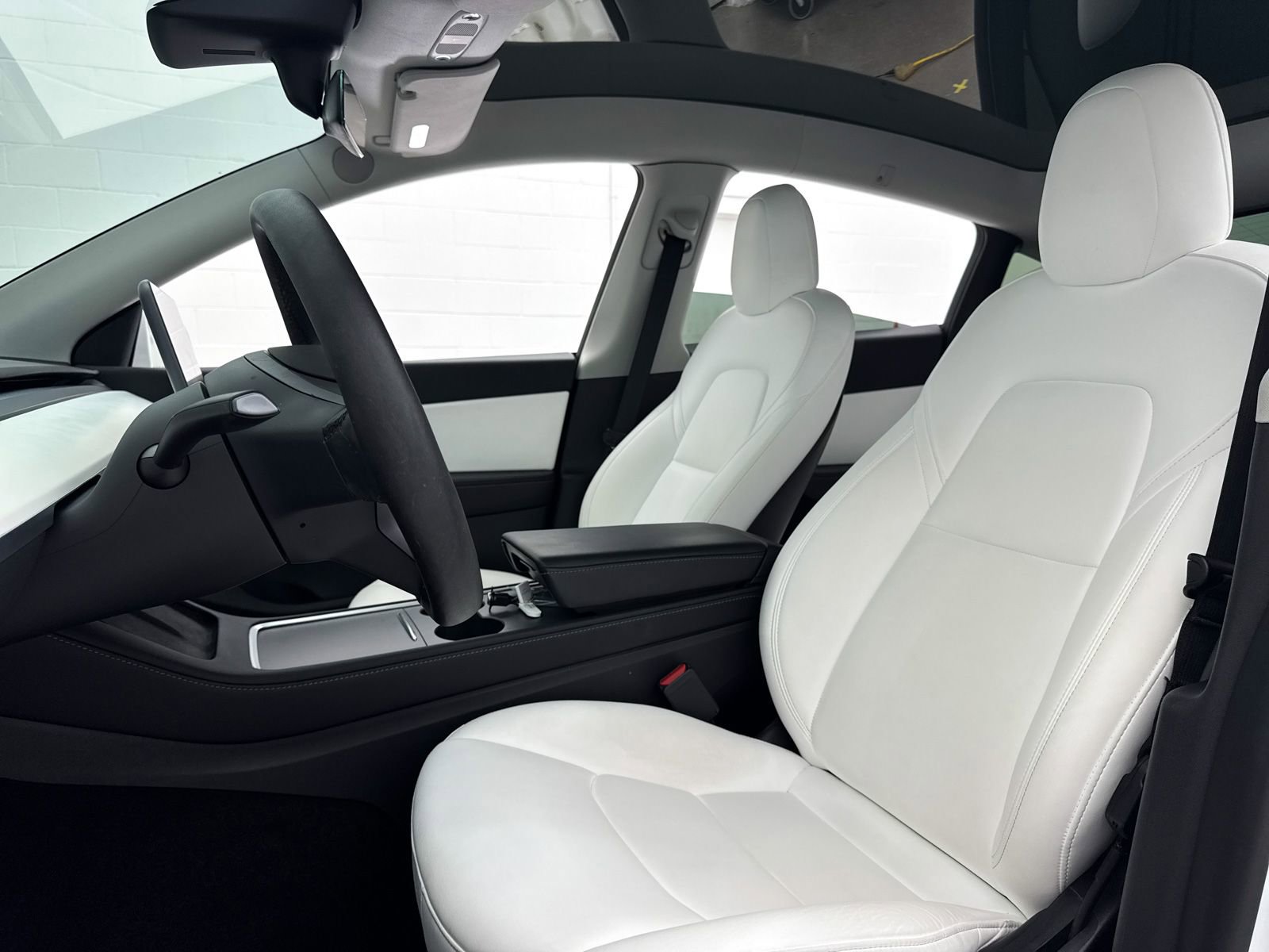 Used 2022 Tesla Model Y Long Range image 31