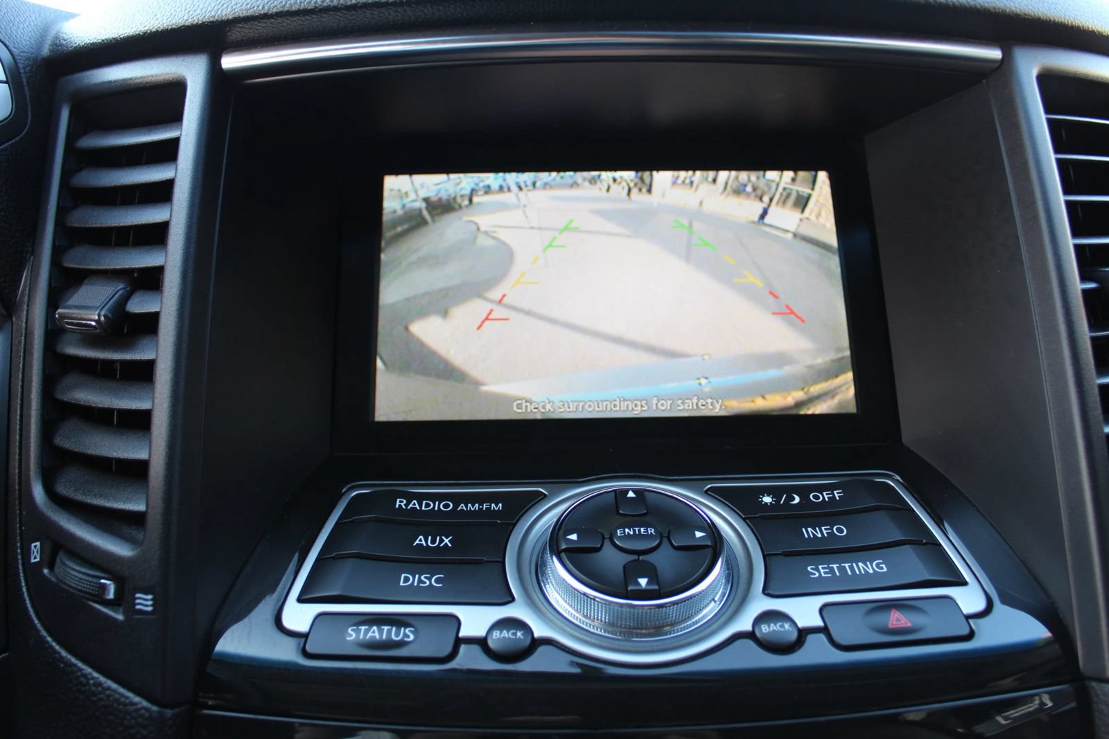 Used 2017 INFINITI QX70 2WD image 21