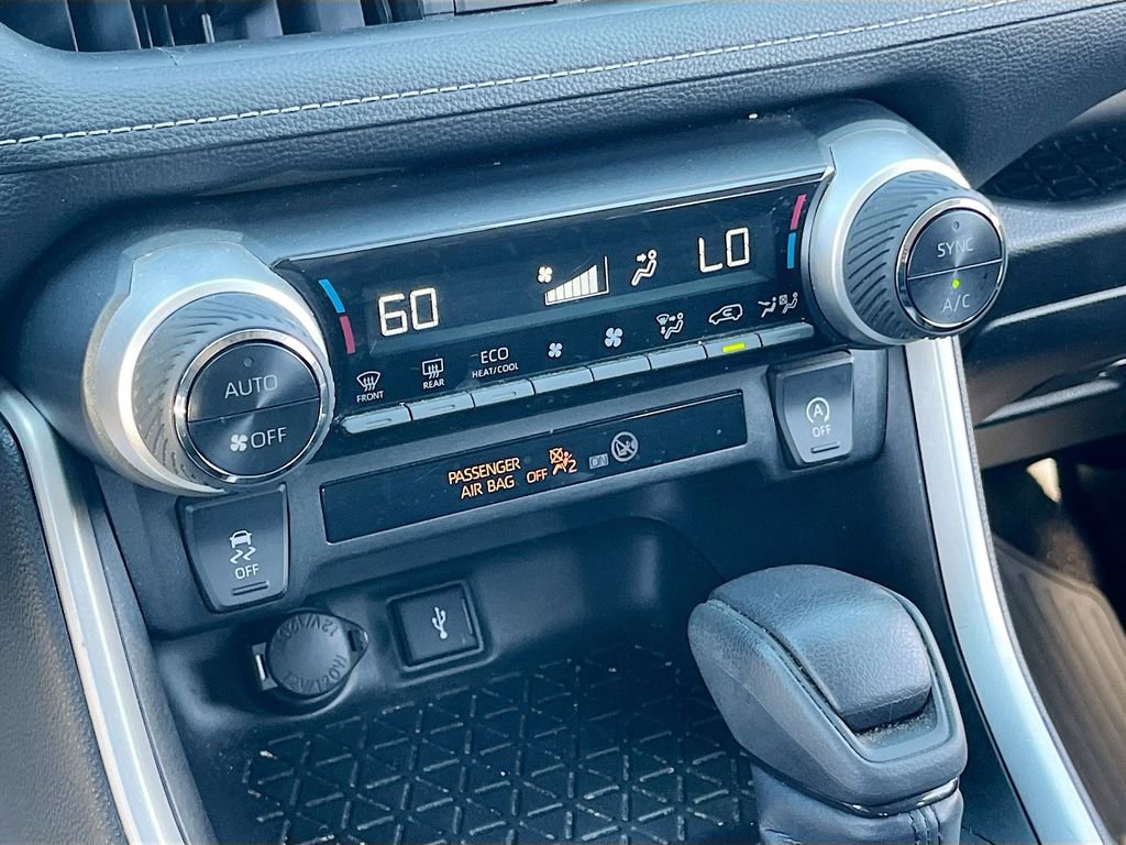 Used 2022 Toyota RAV4 XLE image 15