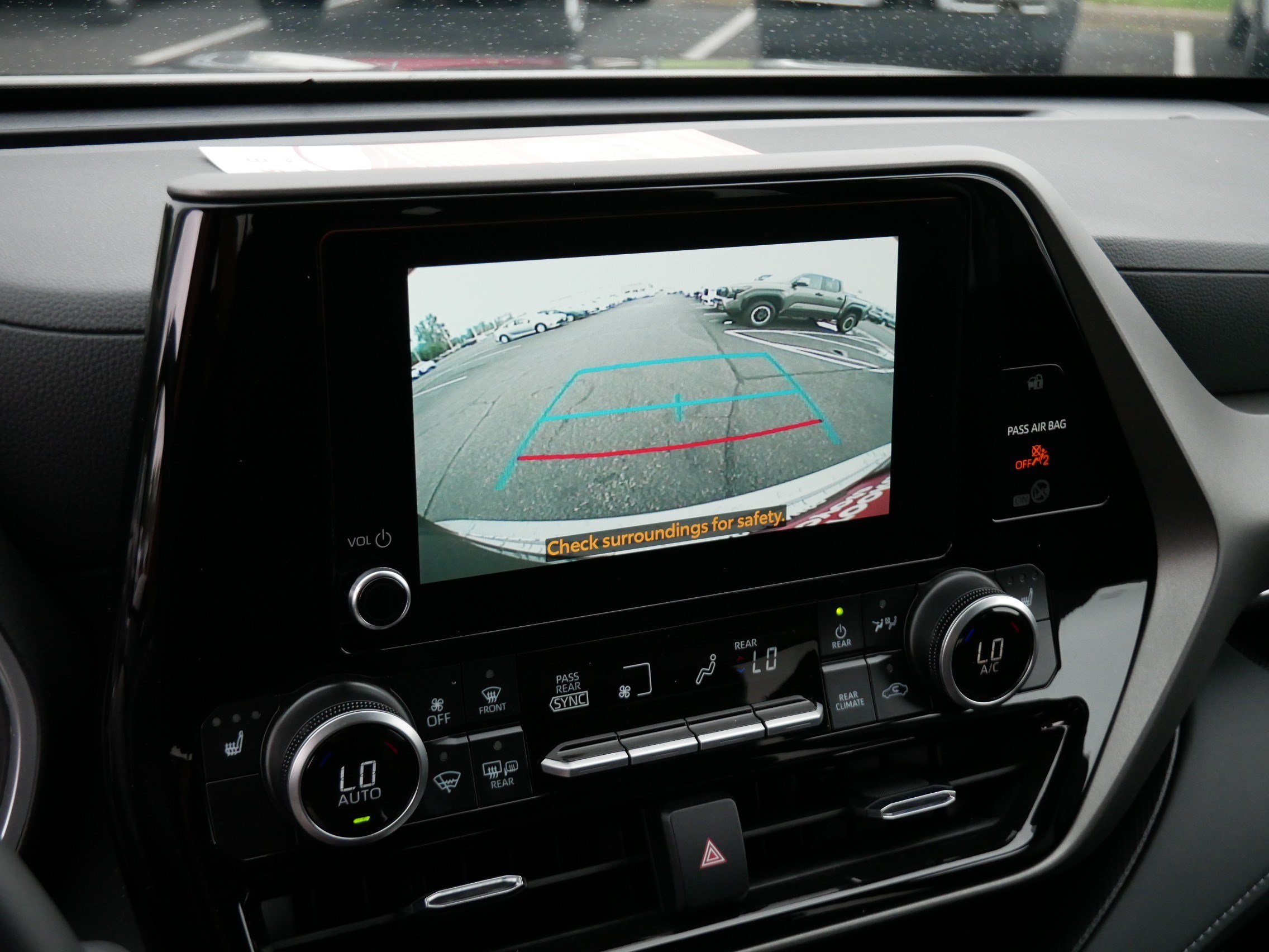 Used 2026 Toyota Highlander XLE AWD/4WD image 30