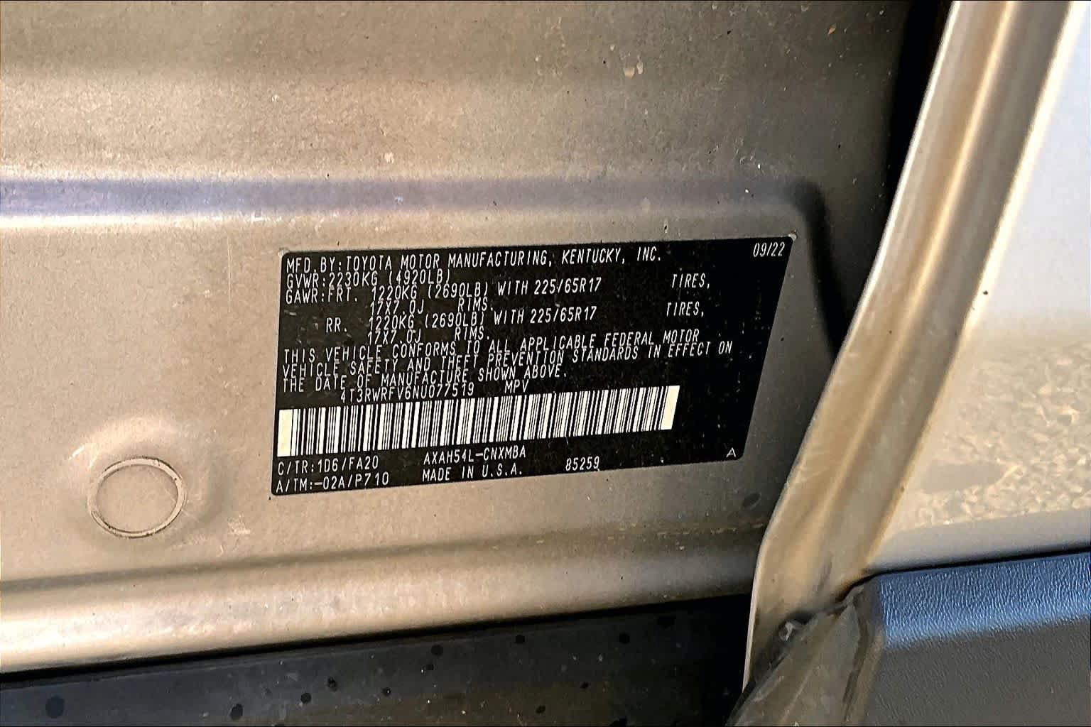 Used 2022 Toyota RAV4 XLE AWD/4WD image 36