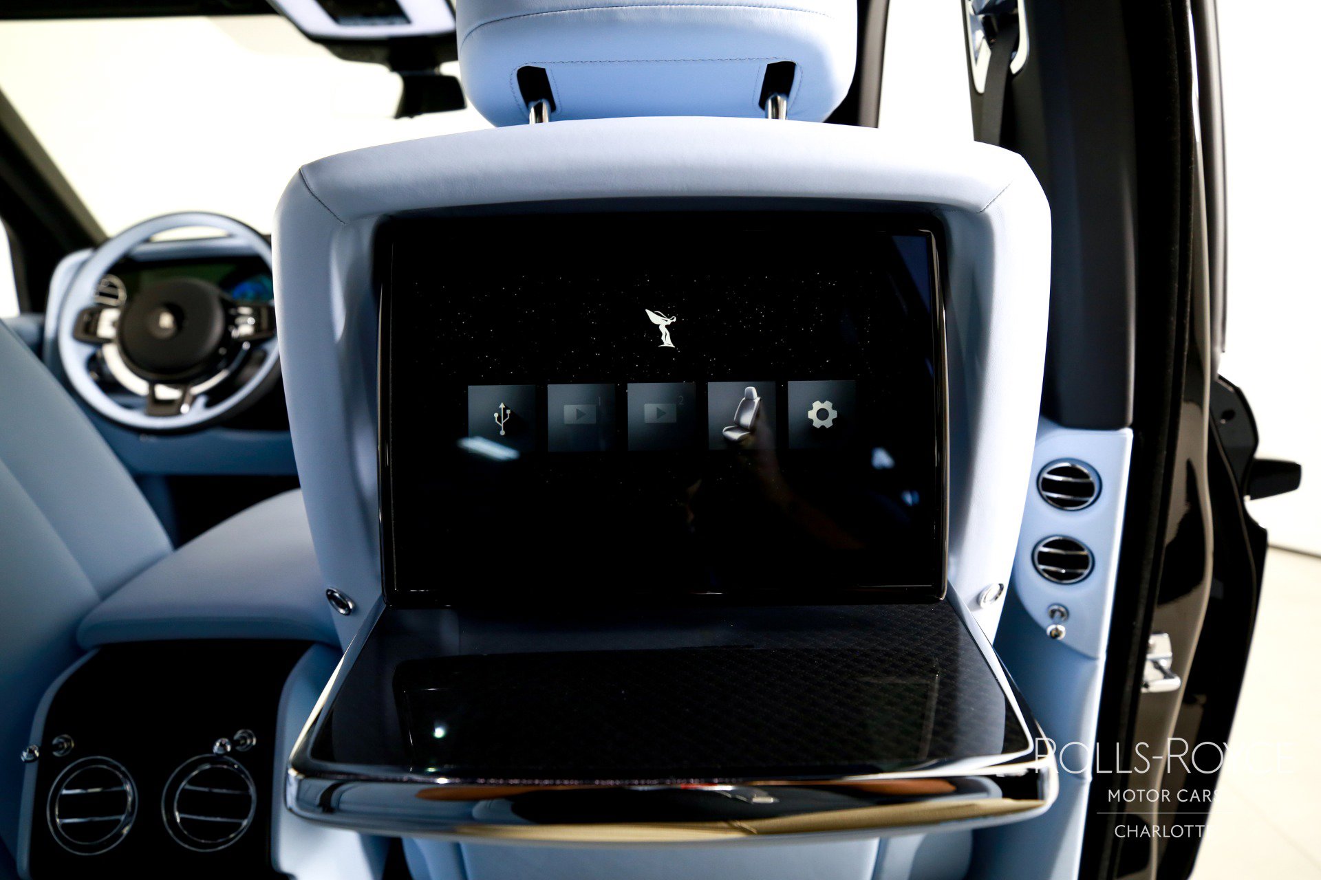 New 2026 Rolls-Royce Cullinan Black Badge image 32