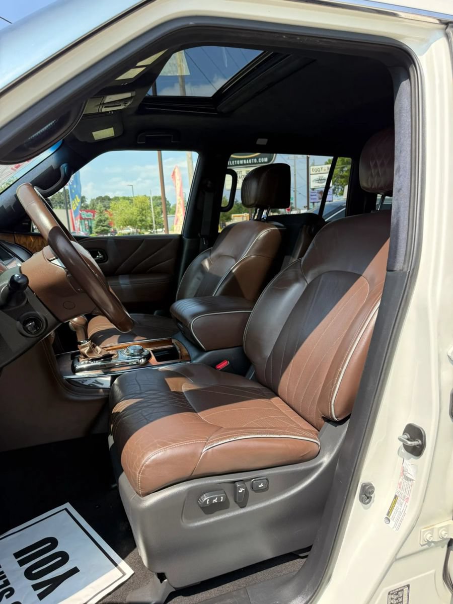 Used 2015 INFINITI QX80 4WD w/ Limited Package image 10