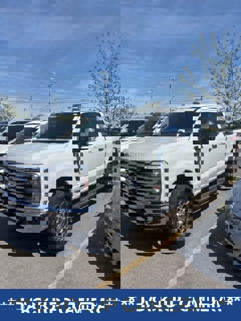 Used 2025 Ford F350 Lariat w/ Chrome Package image 4