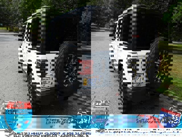 Used 2024 Jeep Wrangler Sahara w/ Technology Group image 3