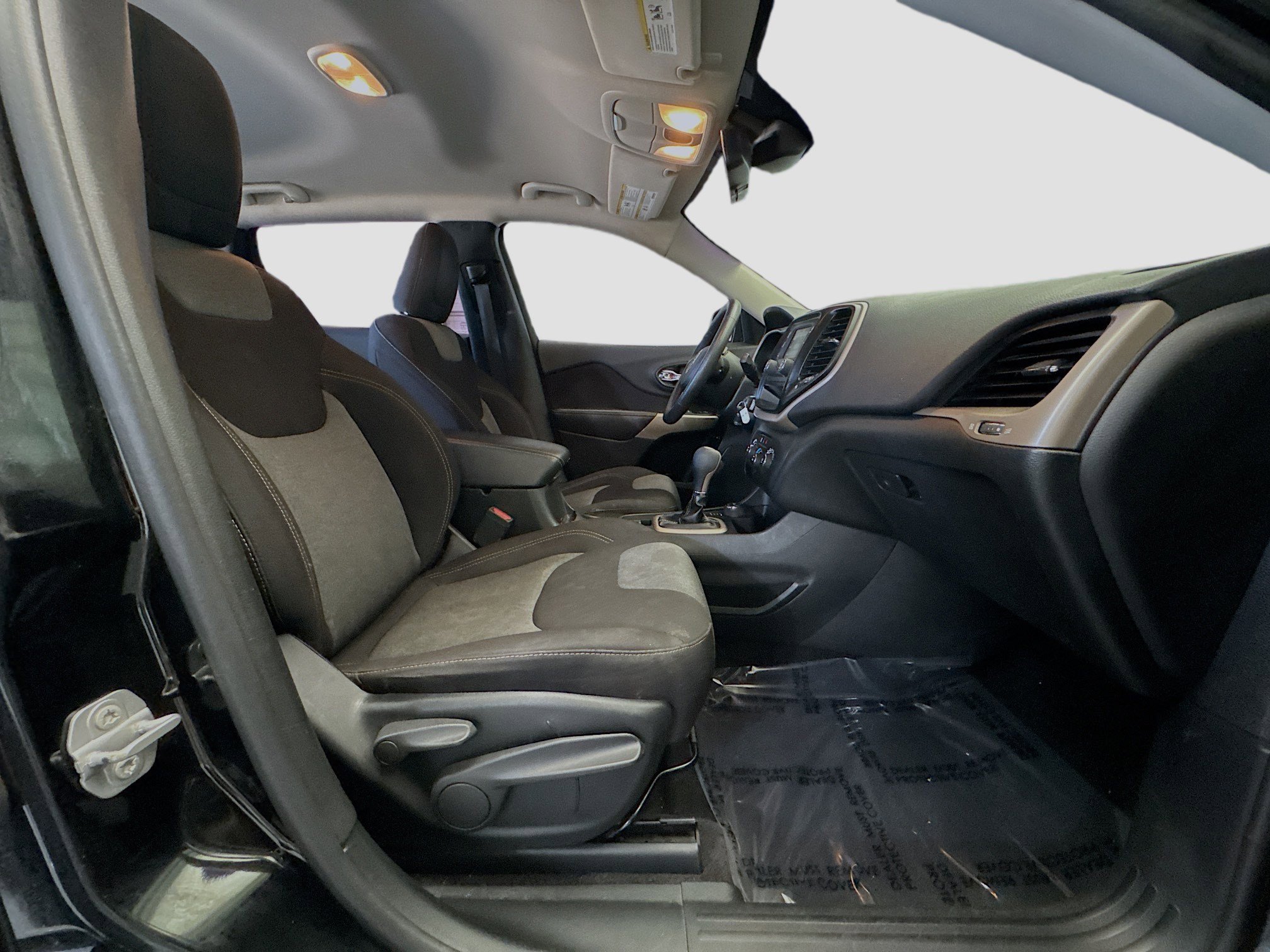 Used 2017 Jeep Cherokee Sport w/ Trailer Tow Group image 17