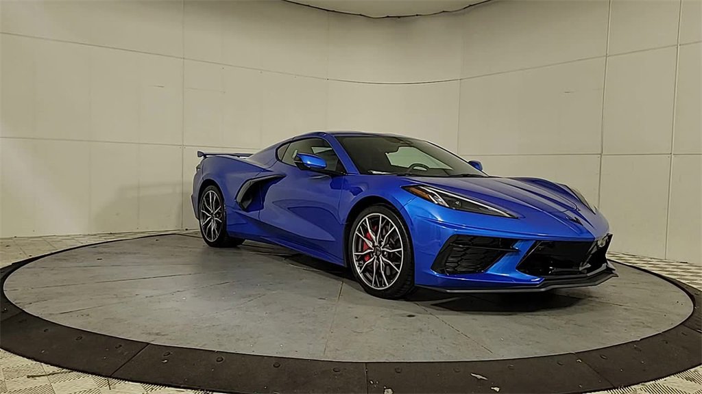 Used 2025 Chevrolet Corvette Stingray Premium Cpe w/ Z51 Performance Package image 2