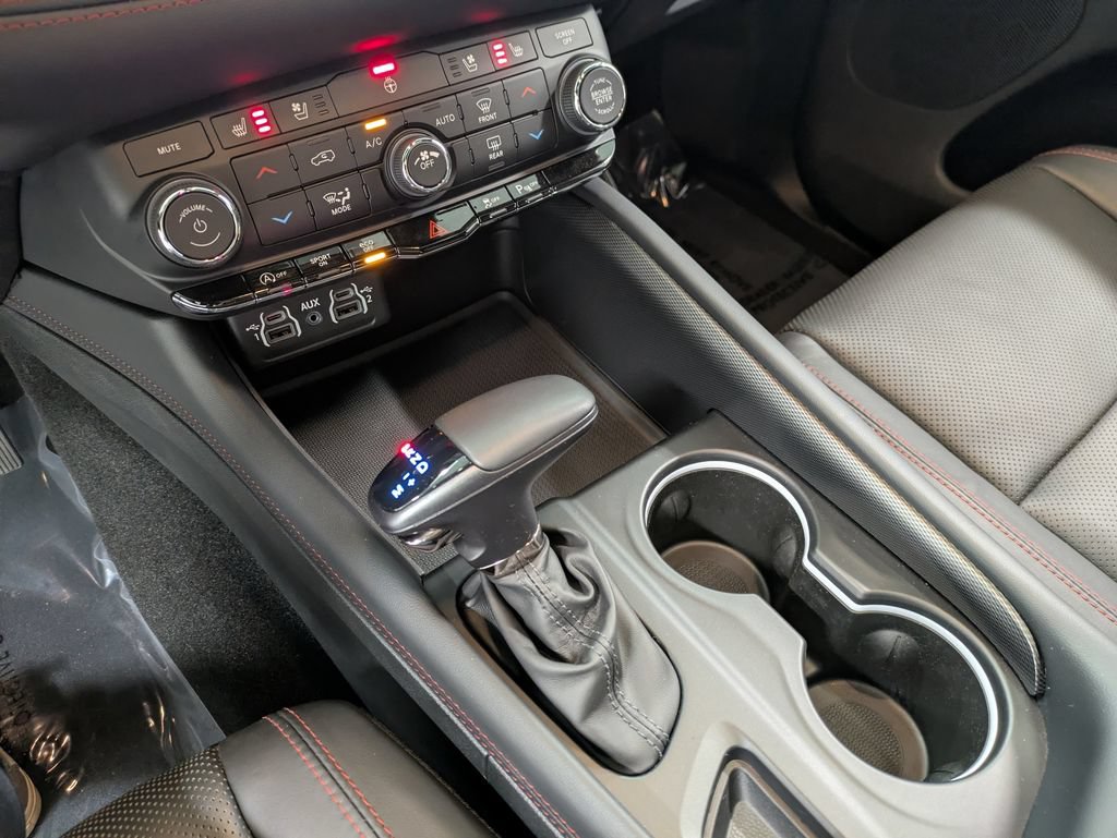Used 2024 Dodge Durango GT AWD/4WD image 14