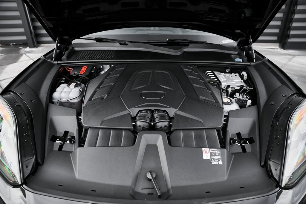 Used 2026 Porsche Cayenne Turbo image 16