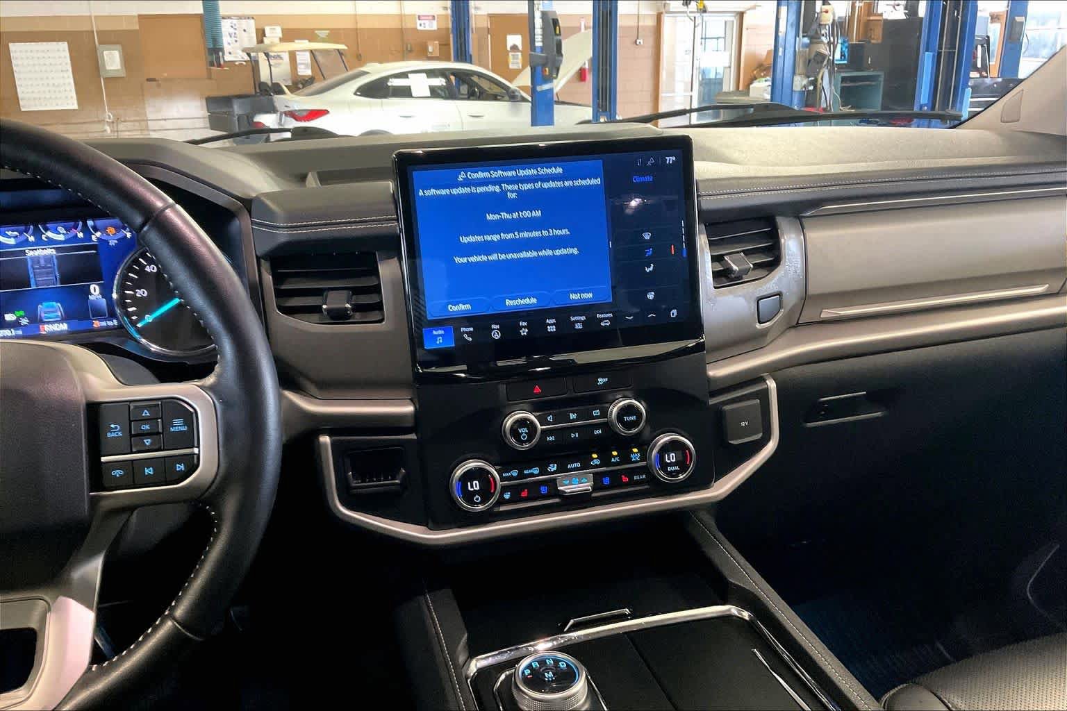 Used 2022 Ford Expedition Max XLT AWD/4WD image 6