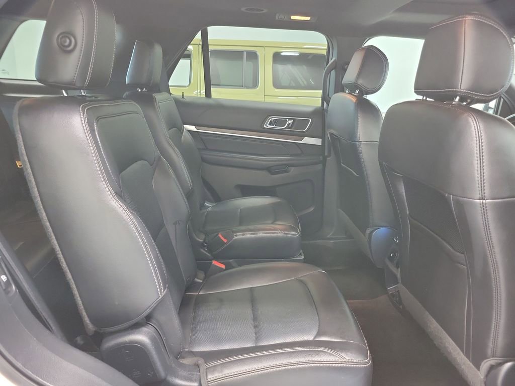 Used 2017 Ford Explorer Limited image 19