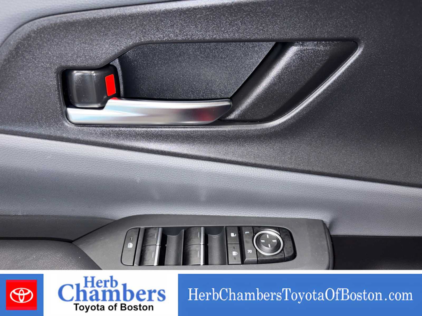Used 2024 Toyota Prius XLE AWD/4WD image 16