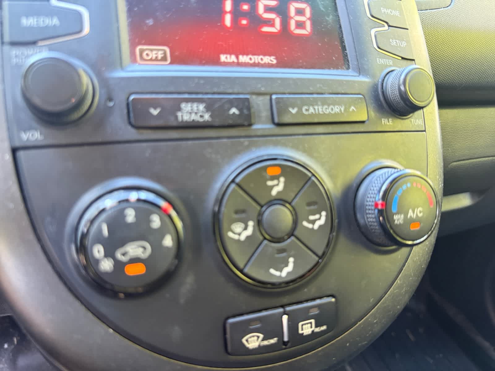 Used 2013 Kia Soul + w/ Audio Pkg FWD image 17