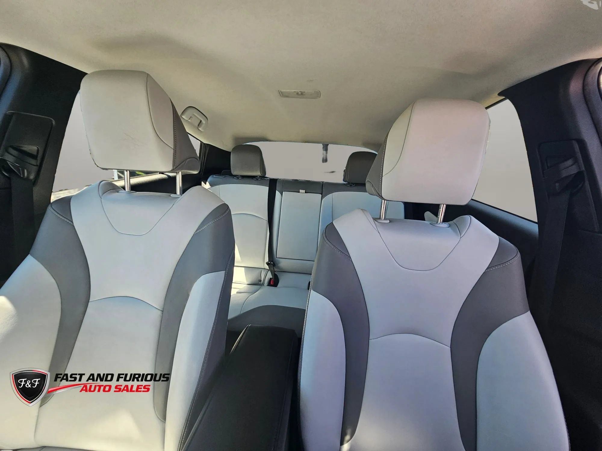 Used 2021 Toyota Prius Prime XLE w/ Carpet Mat Package (TMS) FWD image 26