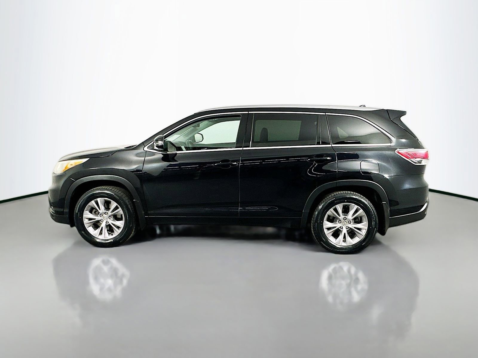 Used 2015 Toyota Highlander XLE image 5