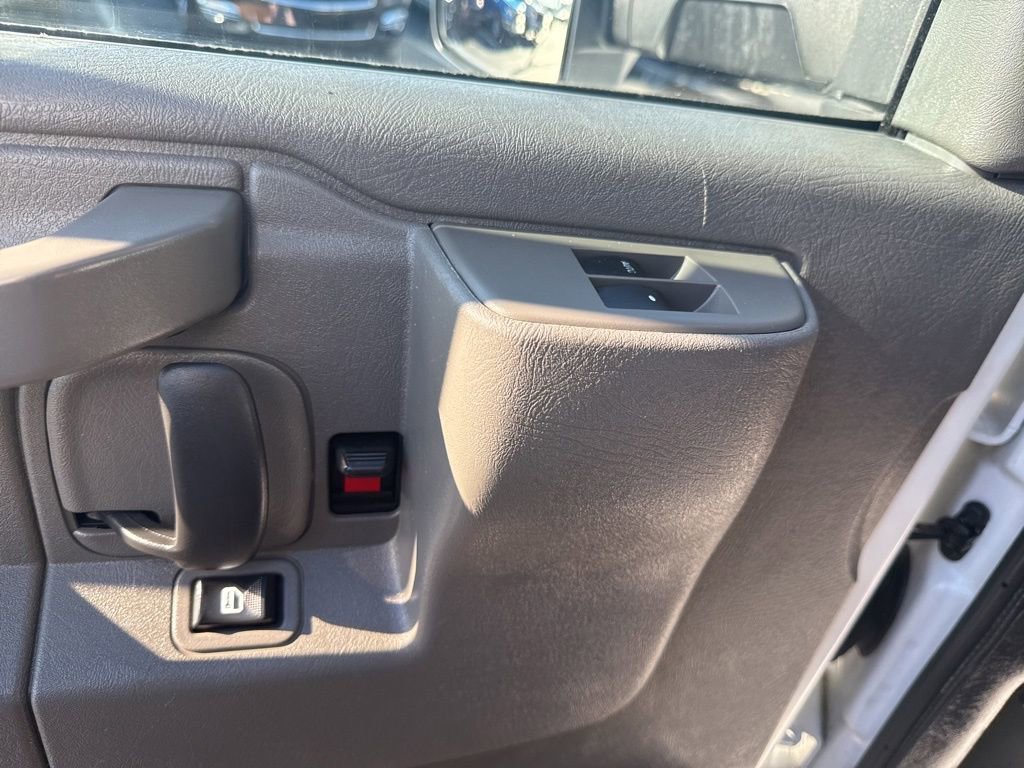 Used 2022 Chevrolet Express 3500 w/ Power Convenience Package image 11