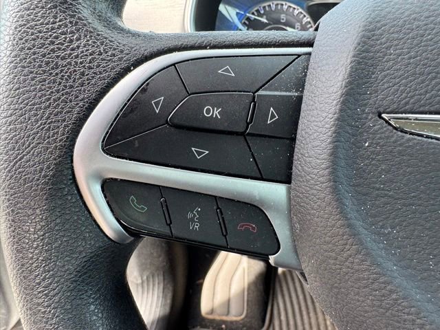 Used 2015 Chrysler 200 Limited FWD image 20
