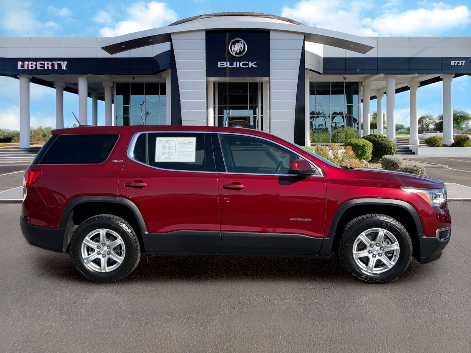 Used 2018 GMC Acadia SLE FWD image 3