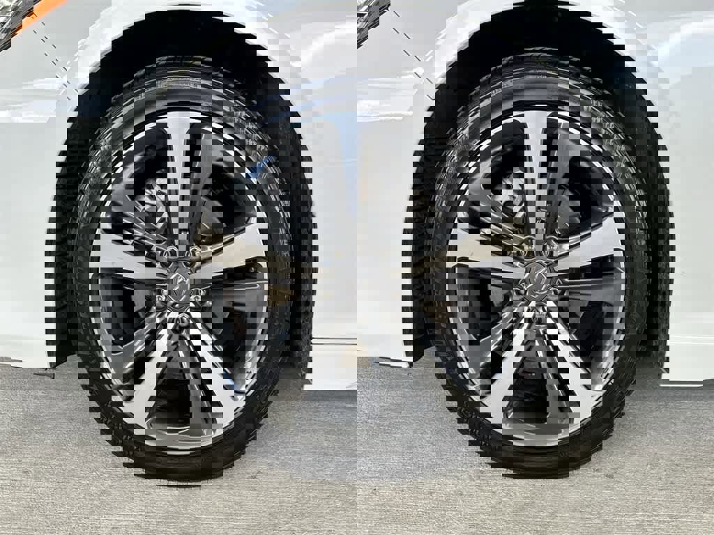 Certified 2025 Acura TLX w/ Technology Package image 10