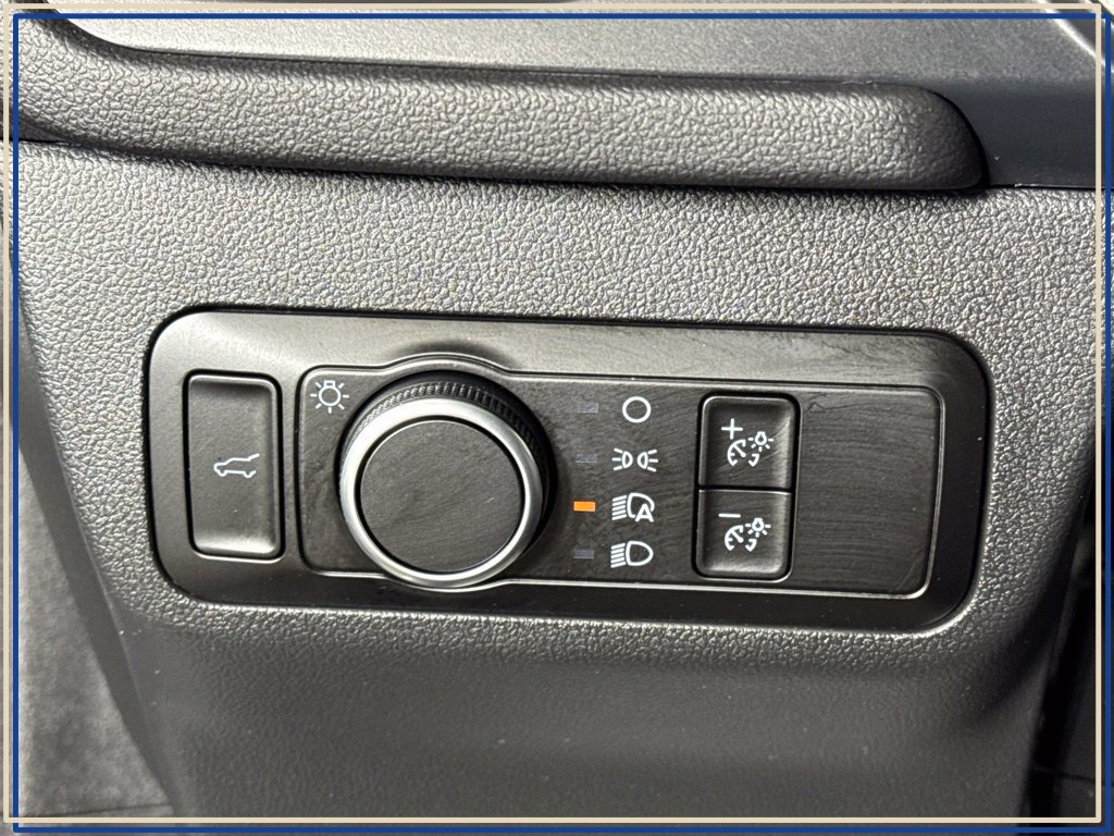 Used 2025 Ford Escape Active w/ Cold Weather Package AWD/4WD image 14