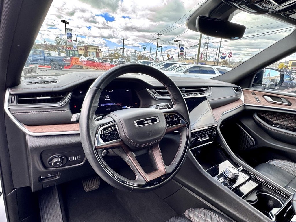 Certified 2022 Jeep Grand Cherokee L Summit w/ Luxury Tech Group V image 12