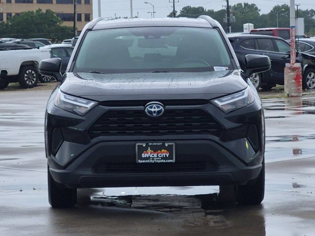 Used 2023 Toyota RAV4 LE AWD/4WD image 9