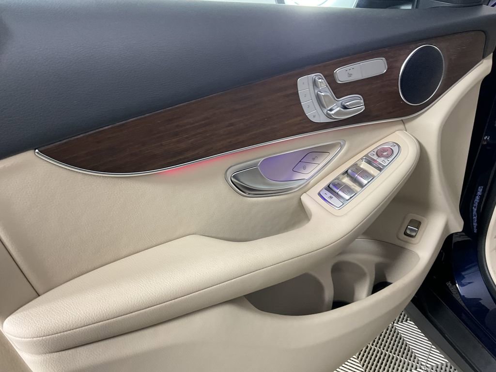 Used 2022 Mercedes-Benz GLC 300 GLC 300 image 17