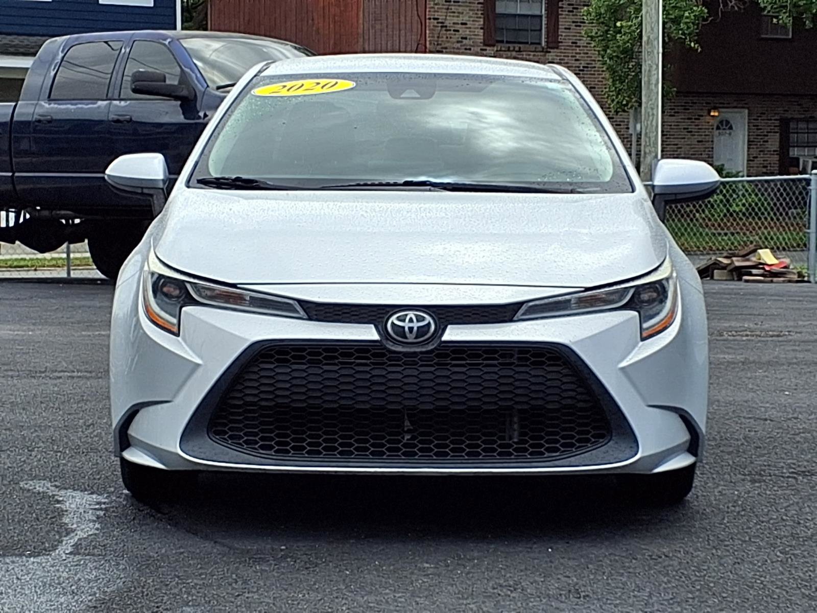 Used 2020 Toyota Corolla L image 2