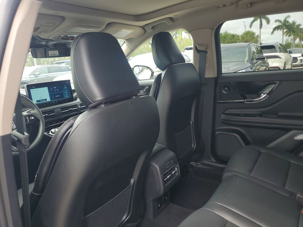 New 2025 Lincoln Corsair Reserve w/ Equipment Group 202A image 10