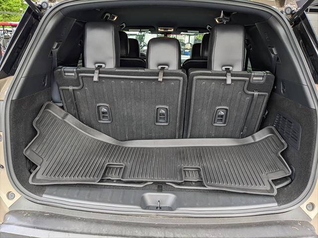Used 2024 Nissan Pathfinder Rock Creek AWD/4WD image 17