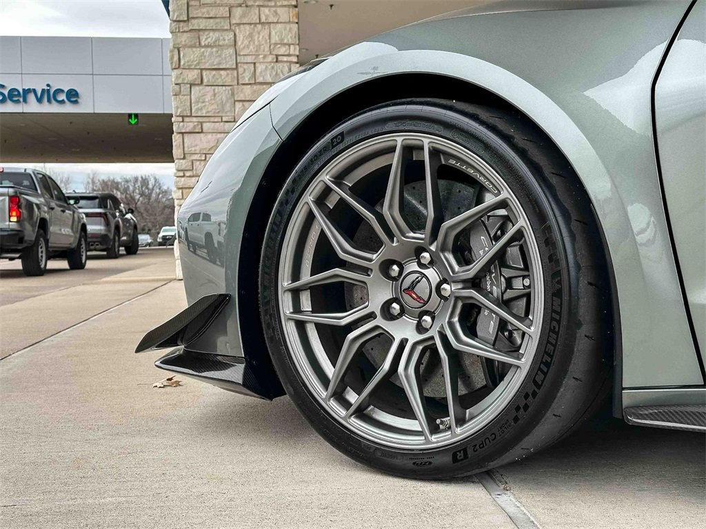 Used 2024 Chevrolet Corvette Z06 w/ Z07 Performance Package image 8
