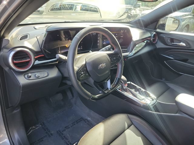 Used 2025 Chevrolet Trax RS w/ Sunroof Package FWD image 16