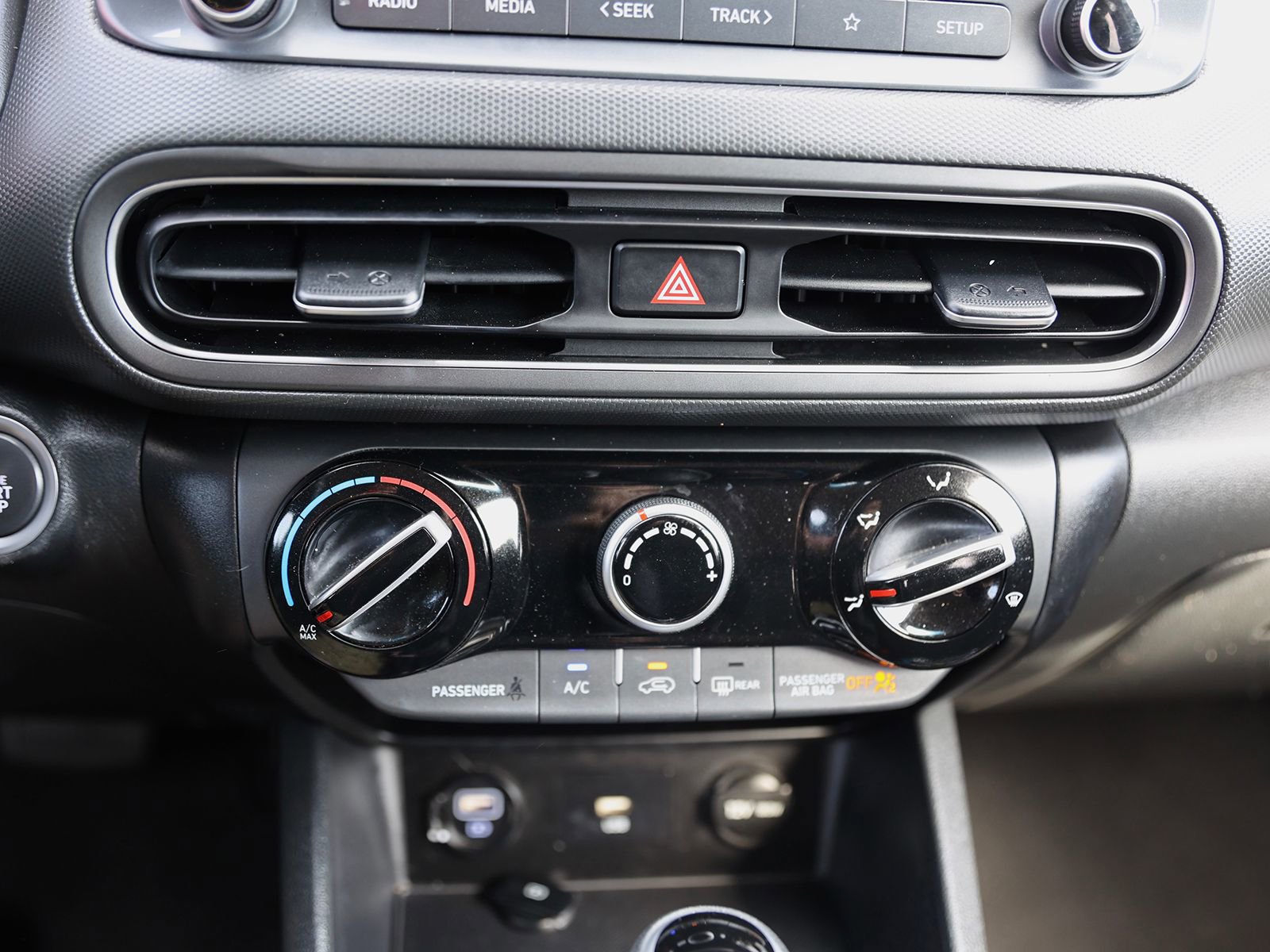 Certified 2023 Hyundai Kona SEL AWD/4WD image 23